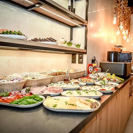 U Anusia Jacuzzi & Sauna Oda ve Kahvaltı