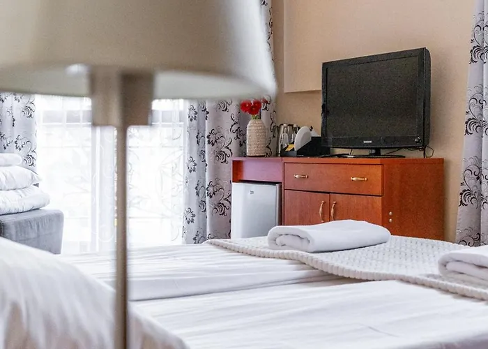 U Anusia Jacuzzi & Sauna Oda ve Kahvaltı 3*