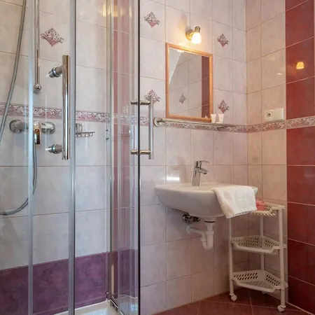 U Anusia Jacuzzi&sauna Bed & Breakfast 3*