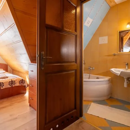 U Anusia Jacuzzi & Sauna Bed & Breakfast 3*