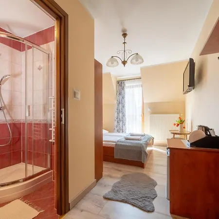 U Anusia Jacuzzi & Sauna Отель типа 