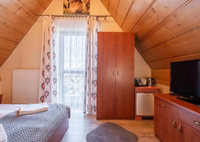 לינה וארוחת בוקר U Anusia Jacuzzi & Sauna 3*