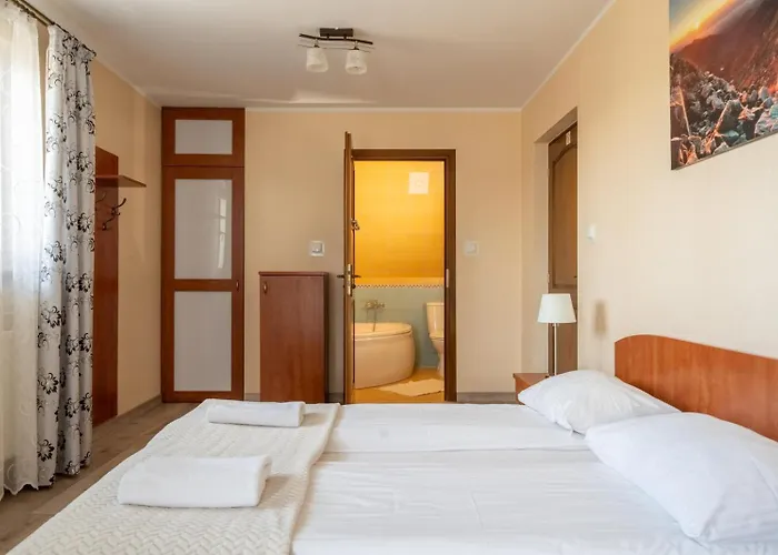 U Anusia Jacuzzi & Sauna 3* זקופאנה